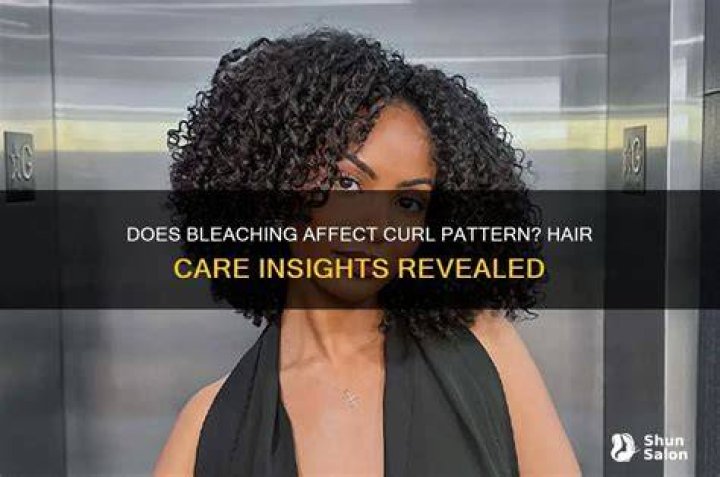 Does bleaching change curl pattern?